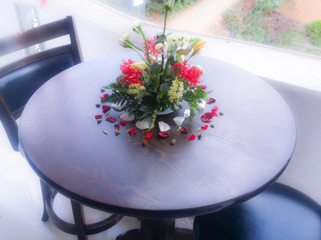 Yoho Toppass Breeze Hotel Nuwara Eliya Buitenkant foto